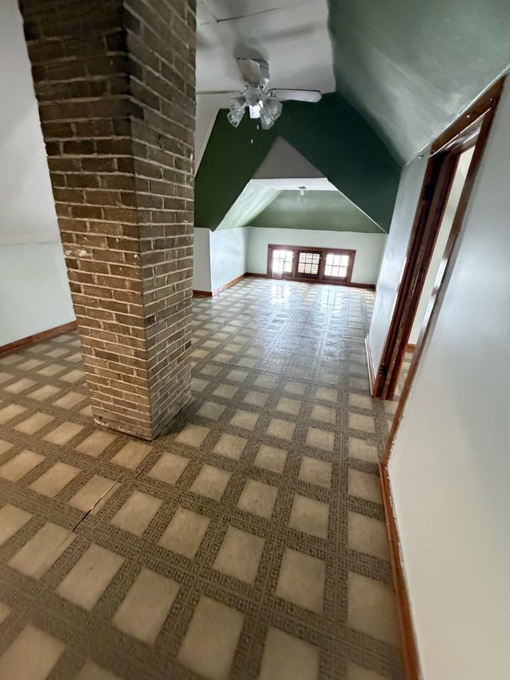 2844 N 47th St #2844 - Photo 4 of 10