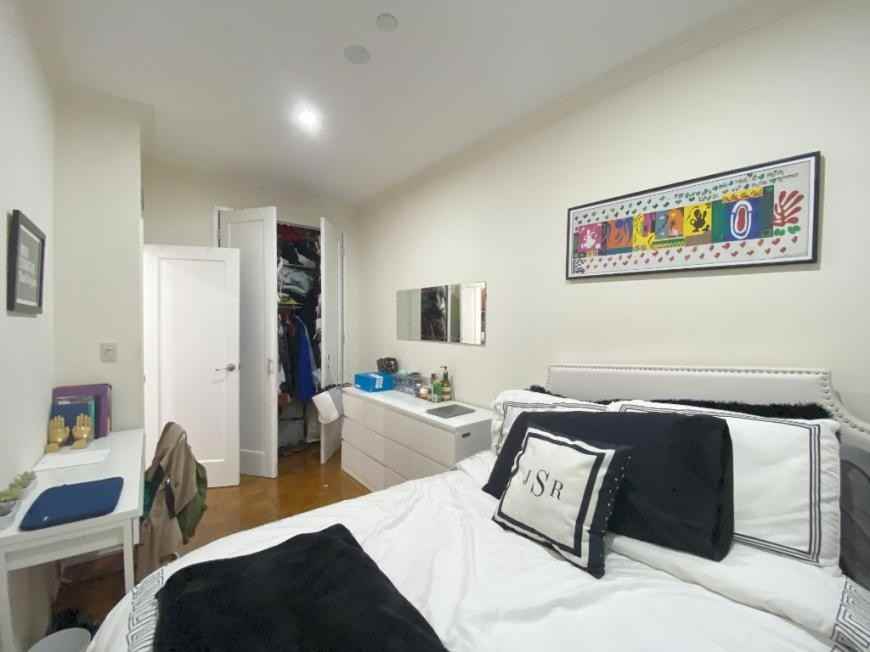 304 W 92nd St - Photo 4 of 10