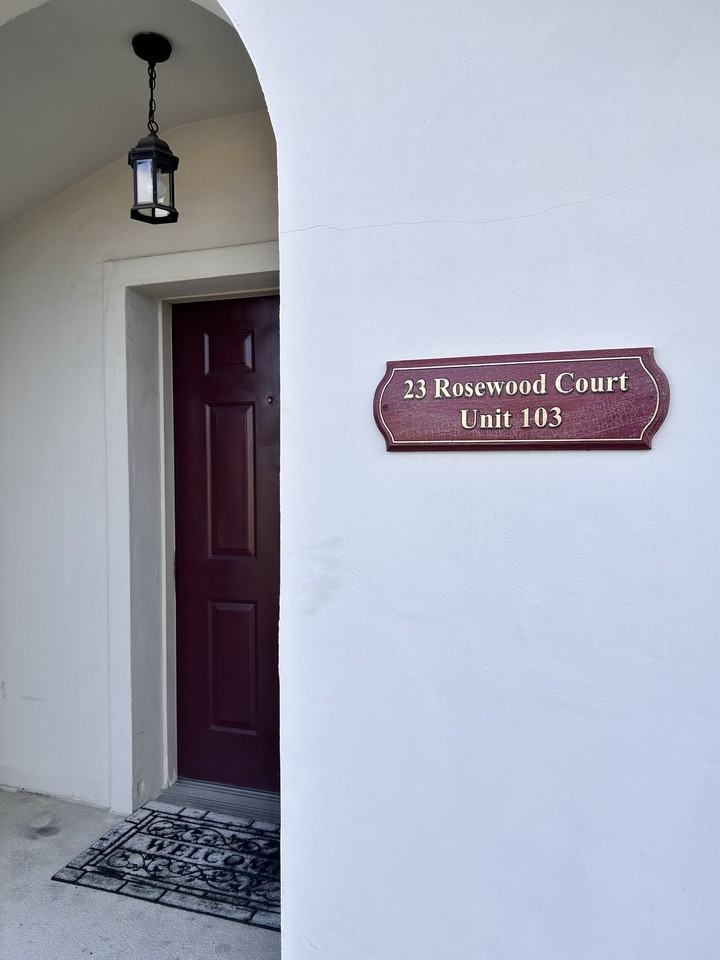 23 Rosewood Ct #103 - Photo 3 of 12