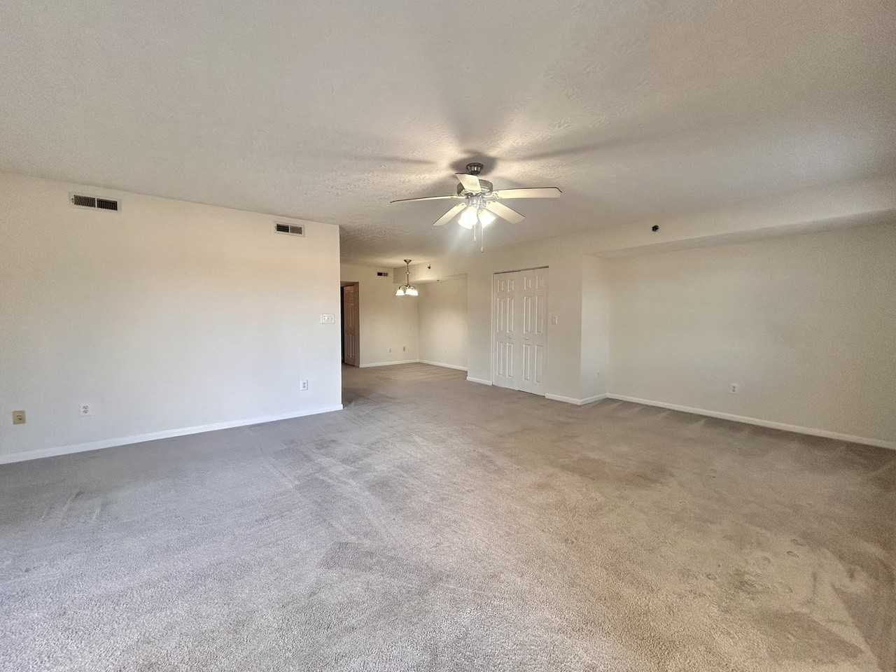 23 Rosewood Ct #103 - Photo 5 of 12