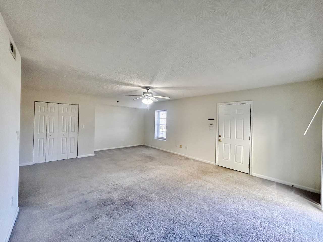 23 Rosewood Ct #103 - Photo 4 of 12