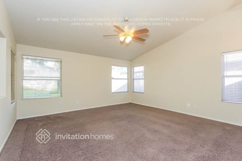 8228 W Harmony Ln - Photo 4 of 13