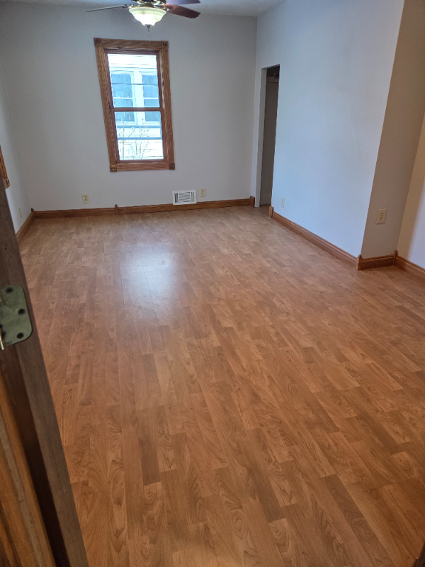 2000 44th Pl - Photo 2 of 8