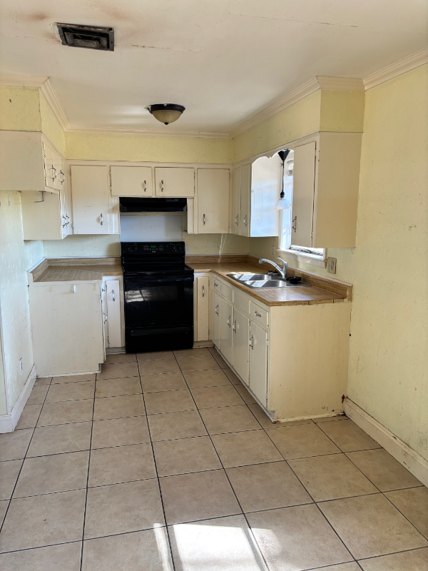 112 Summit Dr - Photo 2 of 10