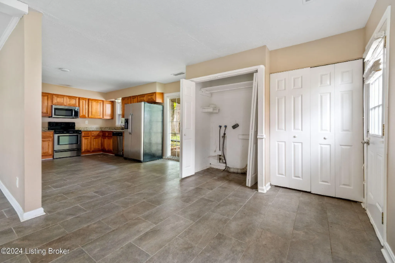 8216 Afterglow Dr - Photo 3 of 15