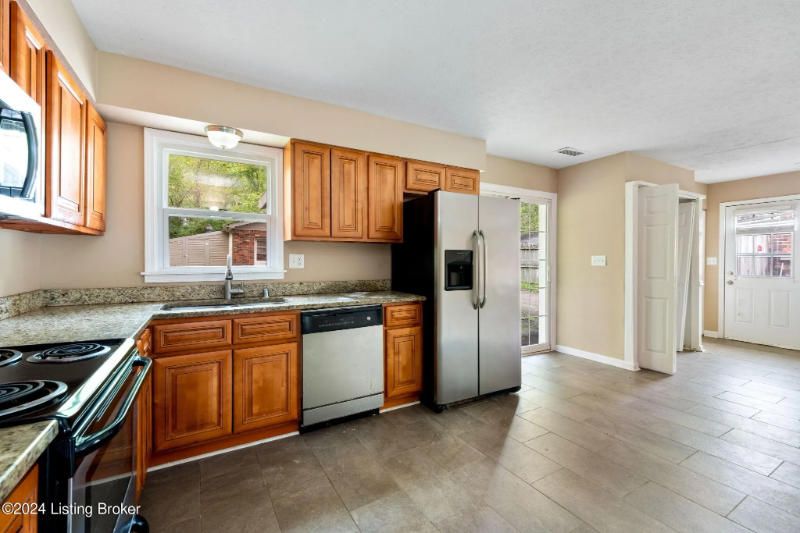 8216 Afterglow Dr - Photo 4 of 15