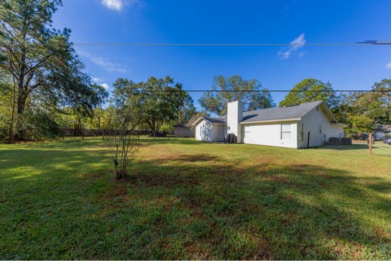 3989 Hunters Lake Cir E - Photo 5 of 20