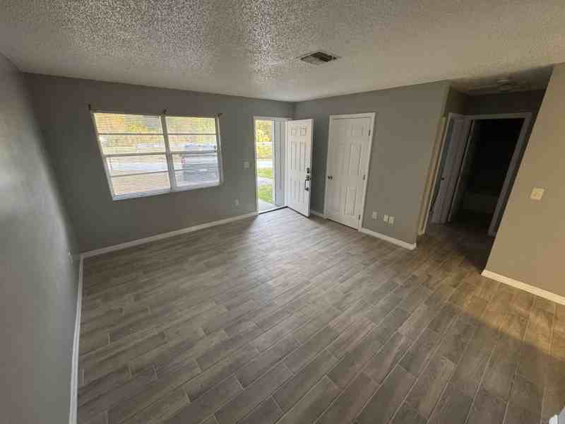 21514 Campbell Dr #21512 - Photo 2 of 8