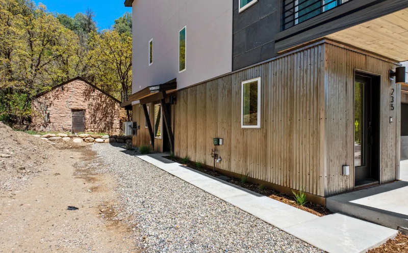 235 Rosemary Ln - Photo 6 of 7