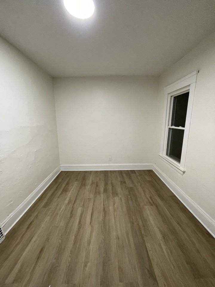 1159 E 112th St #2 - Photo 5 of 13