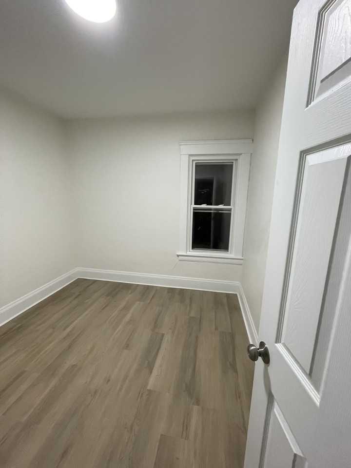 1159 E 112th St #2 - Photo 6 of 13