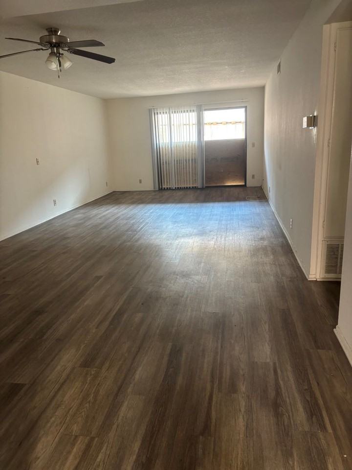 104 - 1219 N Columbus - Photo 3 of 15