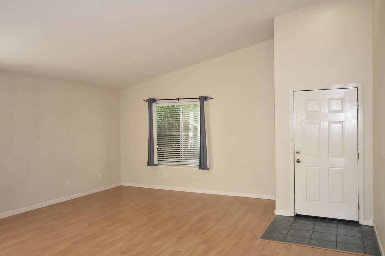 2166 Hannah Way - Photo 3 of 21