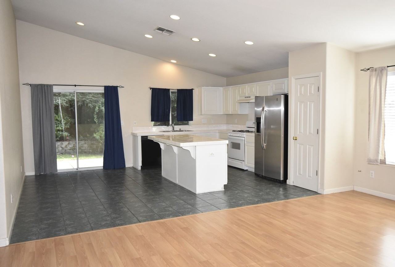 2166 Hannah Way - Photo 6 of 21