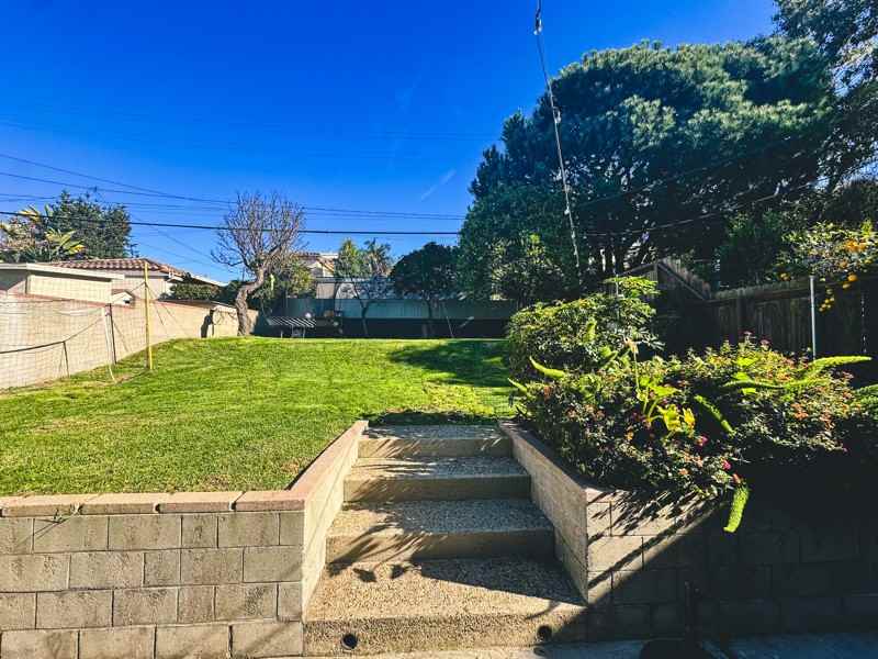 406 S Irena Ave - Photo 4 of 20