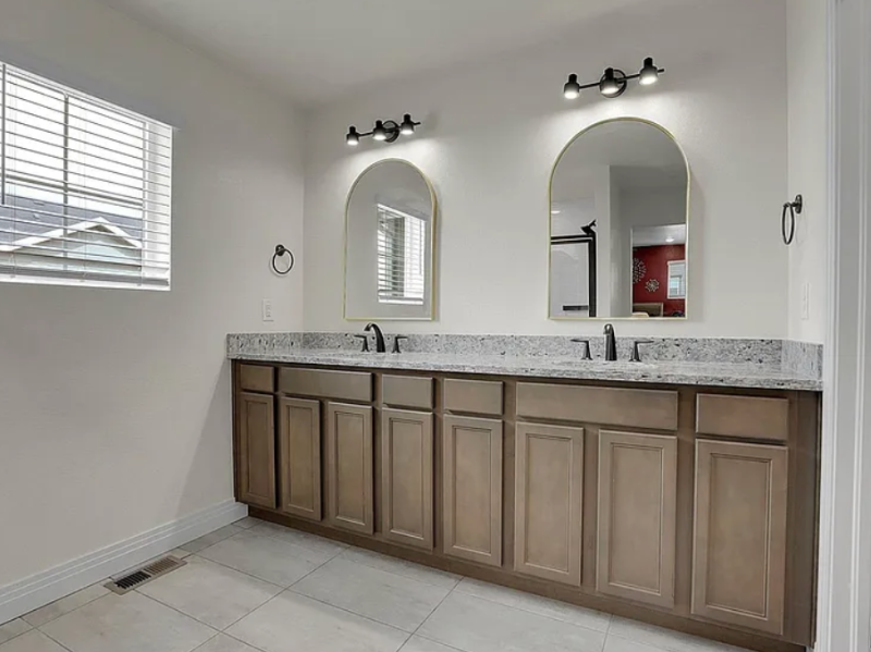 16818 E 119th Ave #A - Photo 4 of 9