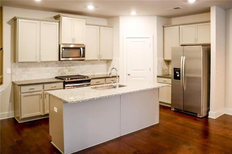 1317 Heights Park Dr Se - Photo 3 of 19