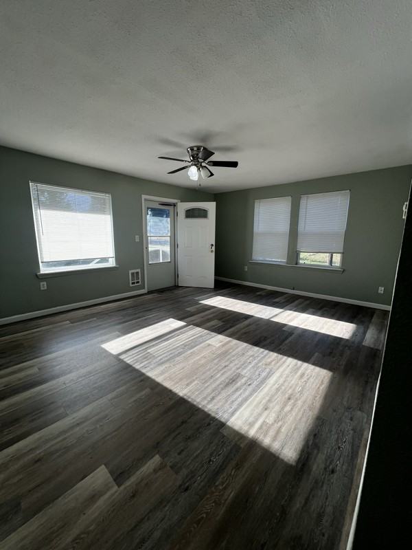 122 N National Ave - Photo 3 of 11