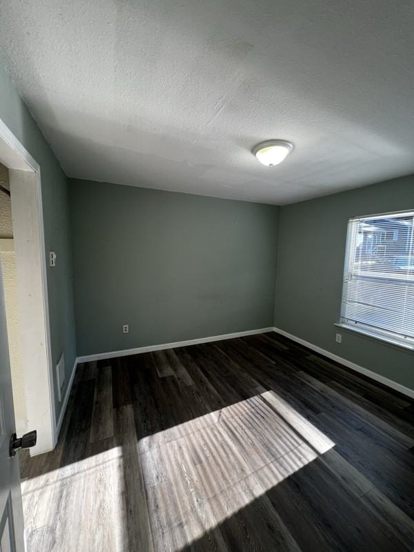 122 N National Ave - Photo 7 of 11