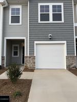 featured image of 909 Pilot St