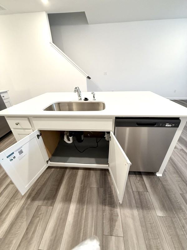 909 Pilot St - Photo 2 of 24