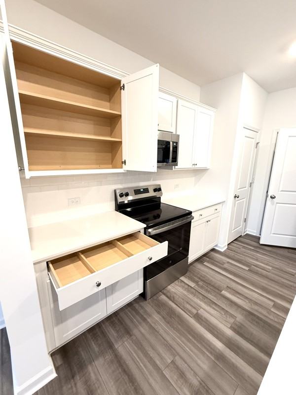 909 Pilot St - Photo 3 of 24