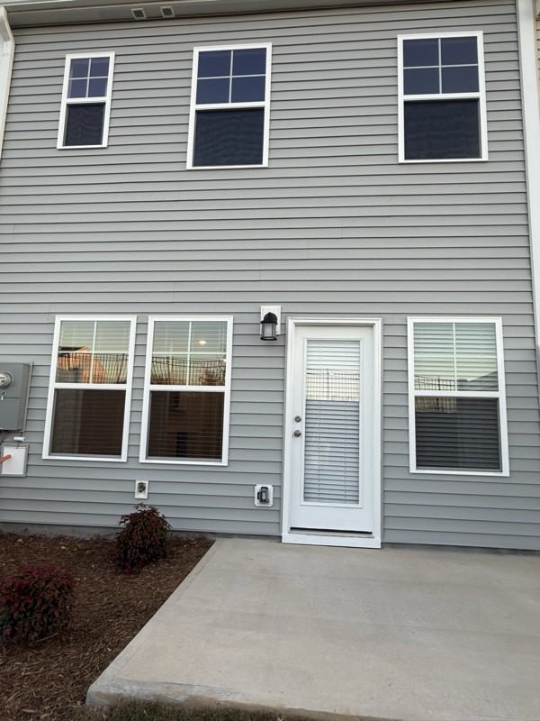 909 Pilot St - Photo 4 of 24