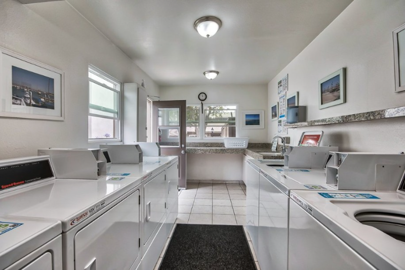 837 Amigos Way - Photo 4 of 15