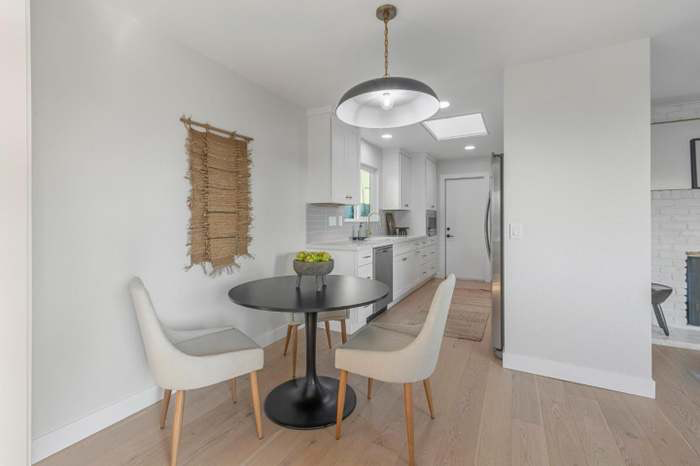 148 Exbourne Ave - Photo 7 of 20