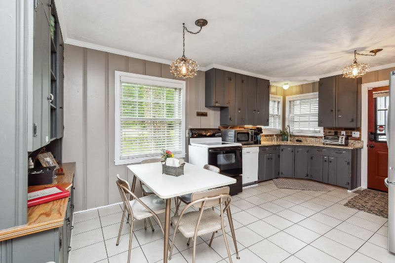 2808 Mccampbell Ave - Photo 6 of 19