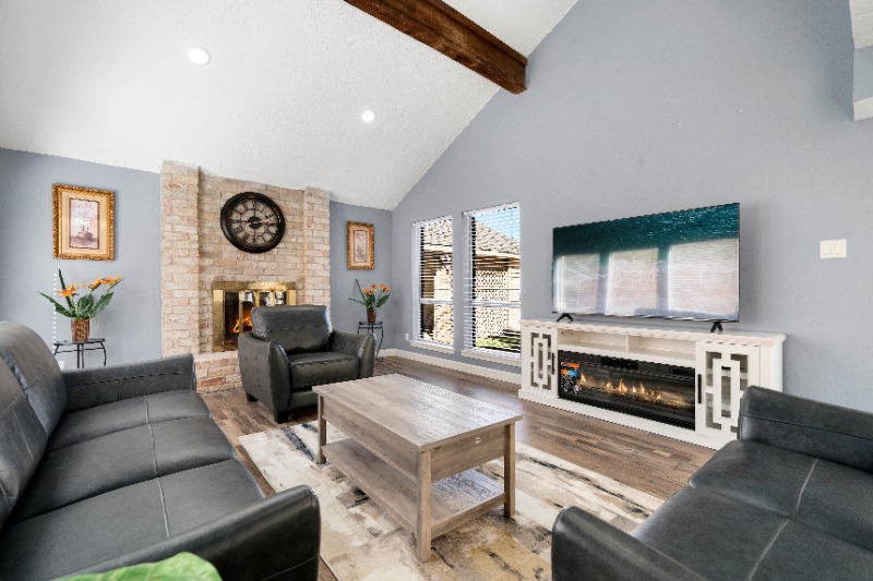 12805 Westpark Dr - Photo 4 of 20