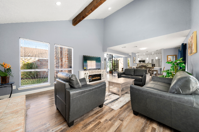 12805 Westpark Dr - Photo 5 of 20