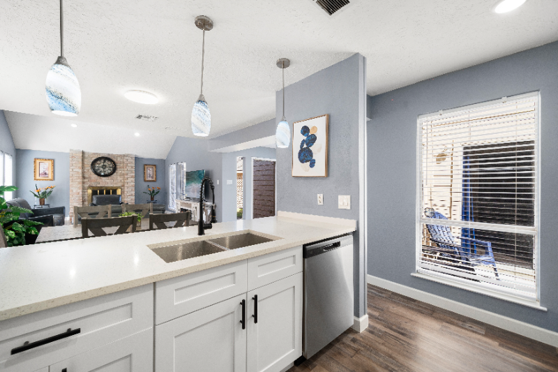 12805 Westpark Dr - Photo 7 of 20