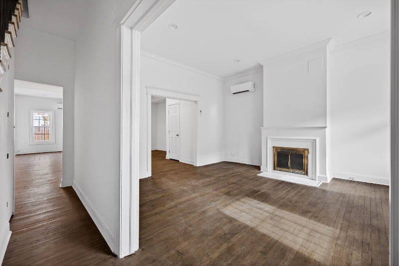 1320 K St Se - Photo 3 of 19