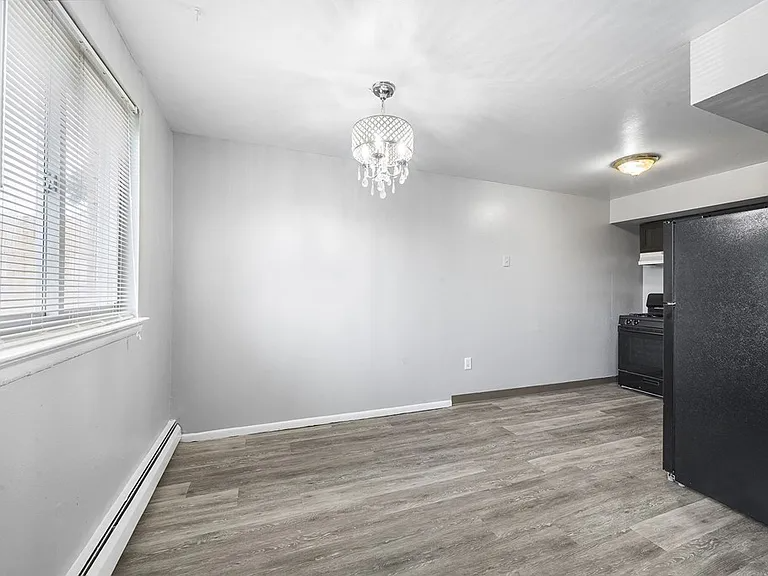 1412 72nd Ave #10 - Photo 6 of 14