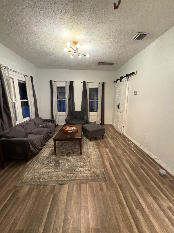 624 S Pine St - Photo 7 of 20