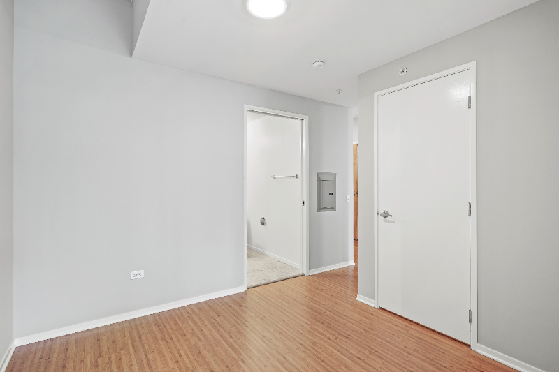 189 E Illinois St - Photo 6 of 18