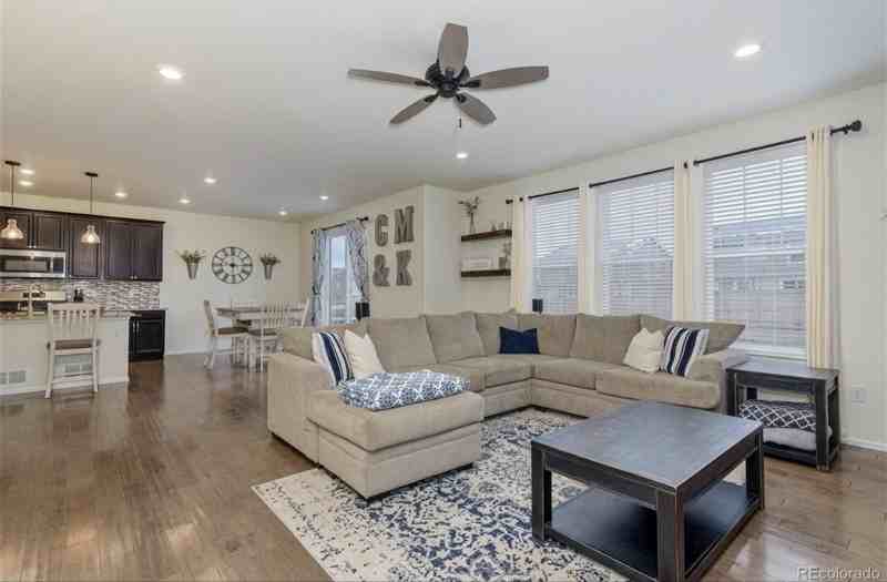 10474 Evansville St - Photo 3 of 22