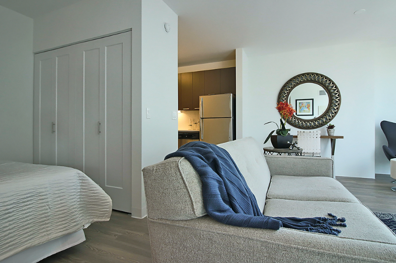 689 N Wells St - Photo 6 of 15