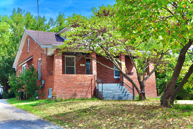 2441 Hord Ave - Photo 2 of 16