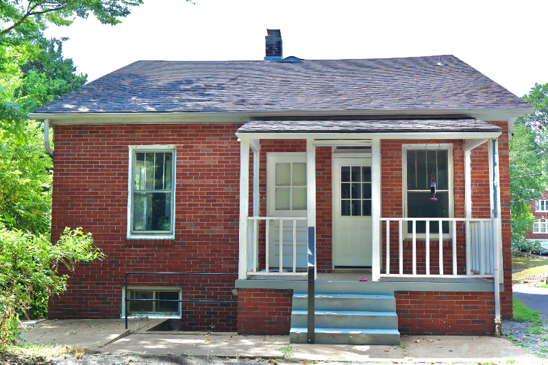 2441 Hord Ave - Photo 3 of 16