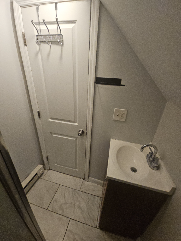 318 Grove St #3 - Photo 5 of 9