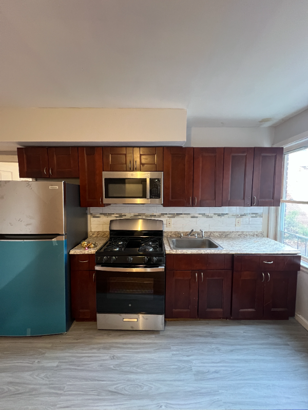 166 Chancellor Ave #1 - Photo 4 of 5