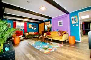 featured image of 17 Elliott Rd