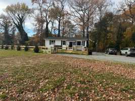 featured image of 17 Elliott Rd