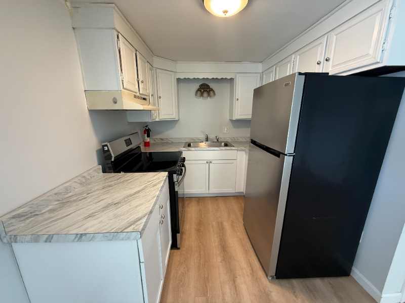 190 Ashworth Ave #1C - Photo 2 of 9