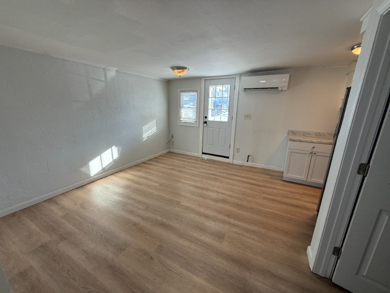 190 Ashworth Ave #1C - Photo 3 of 9