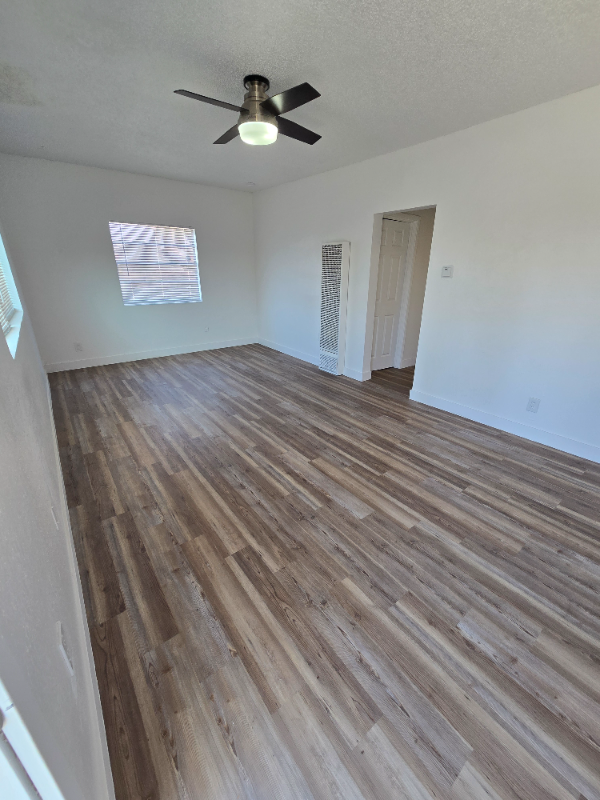 7164 N Maroa Ave - Photo 4 of 20