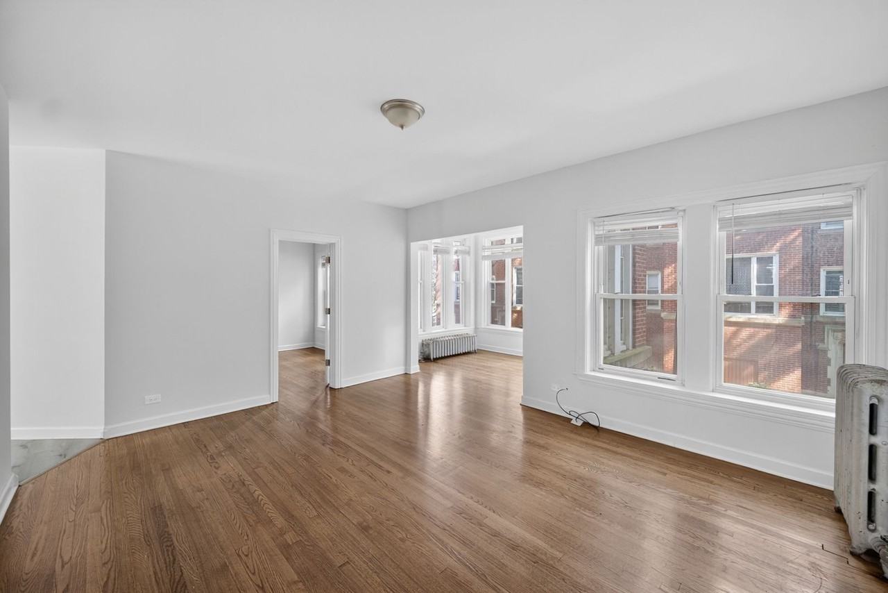 6565 N. Lakewood – Renovated Rogers Park Apartments - Photo 3 of 50