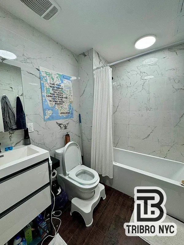 64 Stagg St - Photo 3 of 5